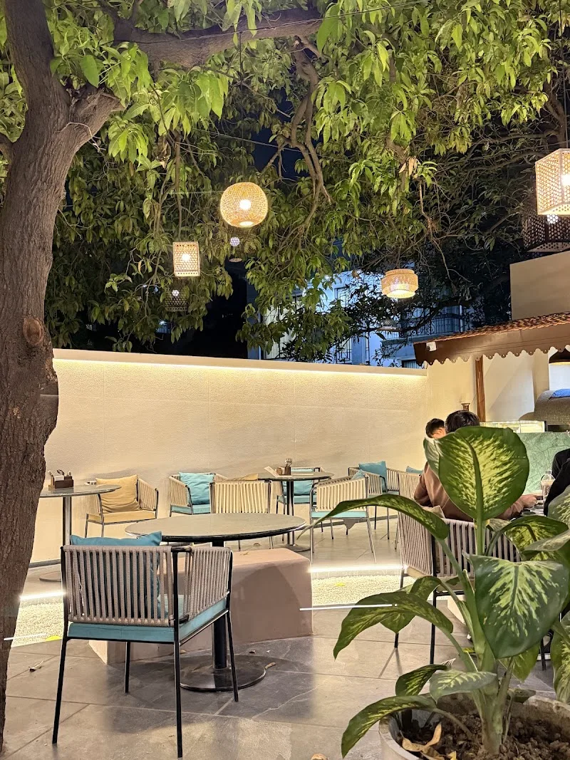 House of Coffee evening ambience